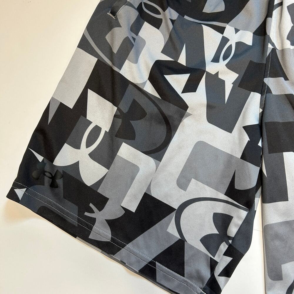 Under Armour Youth Shorts - Geometric Logo Pattern - 14-16Y - Picture 3 of 5
